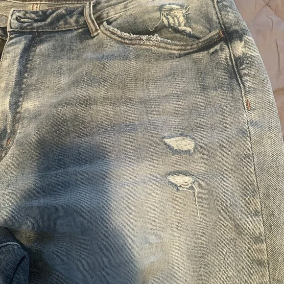 Loveret by Vervet 18W distressed jeans - Picture 8 of 9